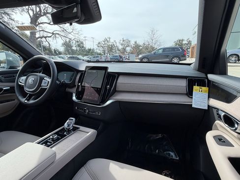 New 2026 Volvo XC90 B6 Plus w/ Protection Package Premier AWD/4WD image 11
