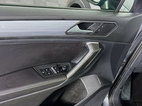 Used 2024 Volkswagen Tiguan S image 15