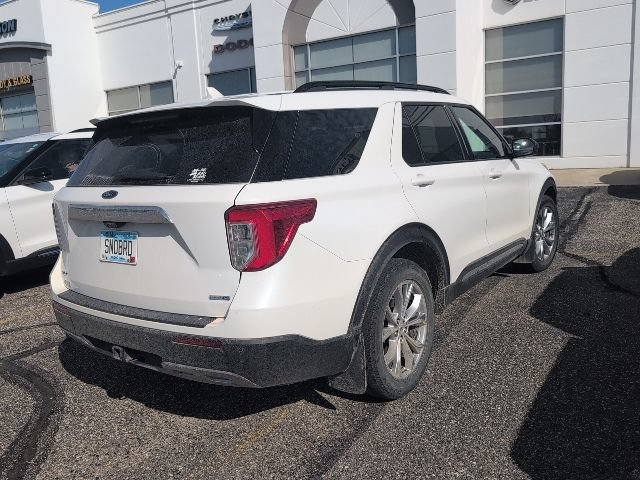 Used 2020 Ford Explorer XLT w/ Equipment Group 202A AWD/4WD image 4
