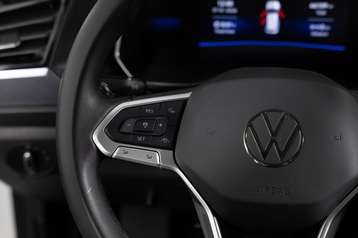 Used 2024 Volkswagen Jetta SE FWD image 28