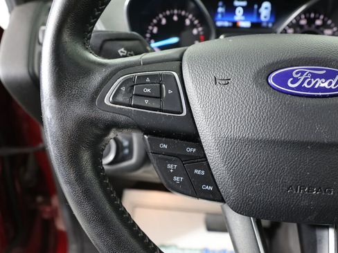 Used 2019 Ford Escape SE image 32