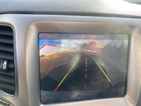 Used 2017 Jeep Compass Latitude w/ Popular Equipment Group image 16