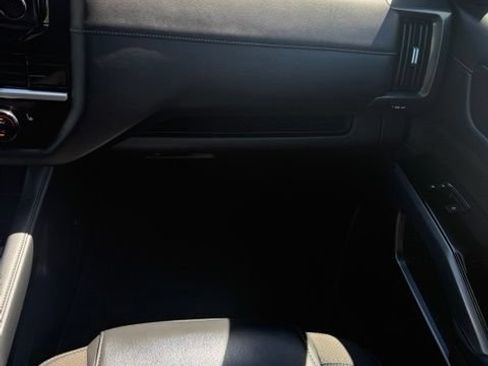 Used 2025 Nissan Pathfinder SL w/ Cargo Package AWD/4WD image 30