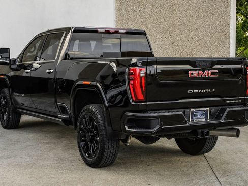 Used 2025 GMC Sierra 2500 Denali w/ Denali Reserve Package AWD/4WD image 10