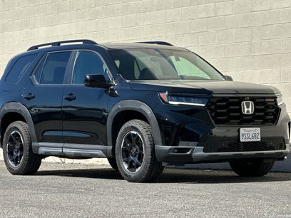 Used 2025 Honda Pilot TrailSport