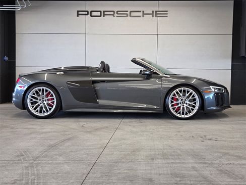 Used 2017 Audi R8 V10 image 24