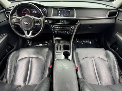 Used 2017 Kia Optima EX image 16