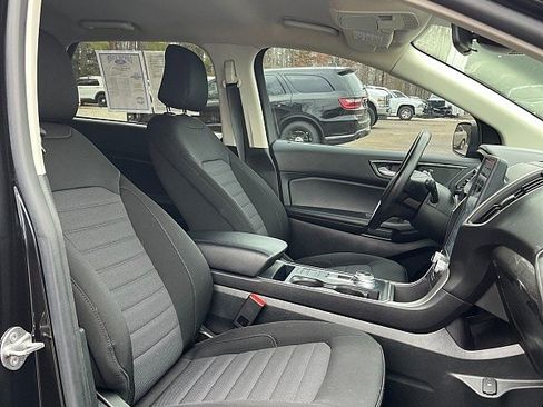 Used 2023 Ford Edge SE image 17