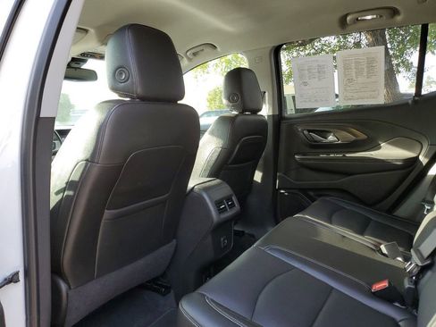 Used 2022 GMC Terrain SLT image 10