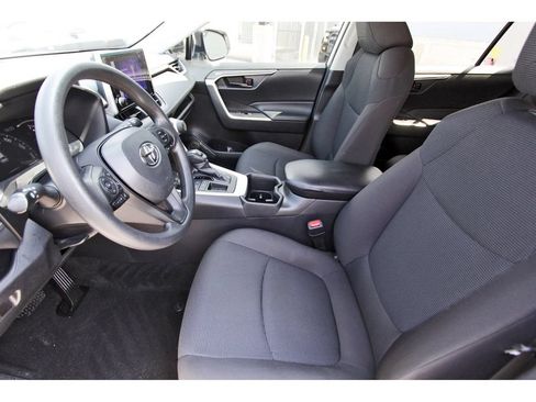 Used 2024 Toyota RAV4 LE FWD image 6