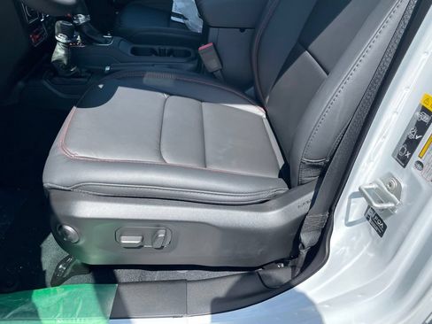New 2026 Jeep Gladiator Sport AWD/4WD image 11