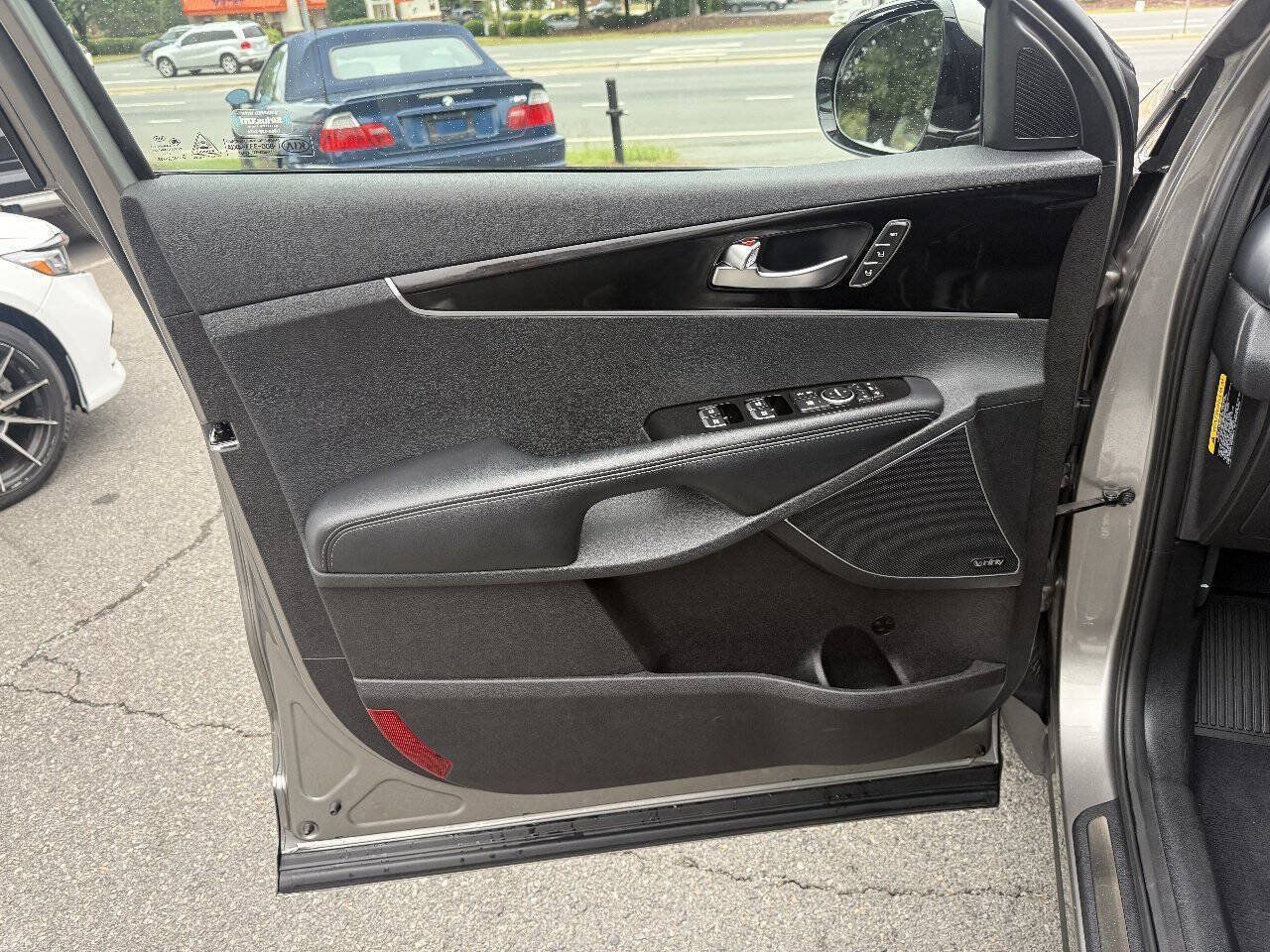 Used 2016 Kia Sorento SX FWD image 25