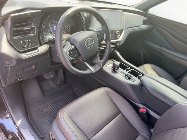 Used 2025 Lexus TX 350 AWD w/ Technology Package image 16