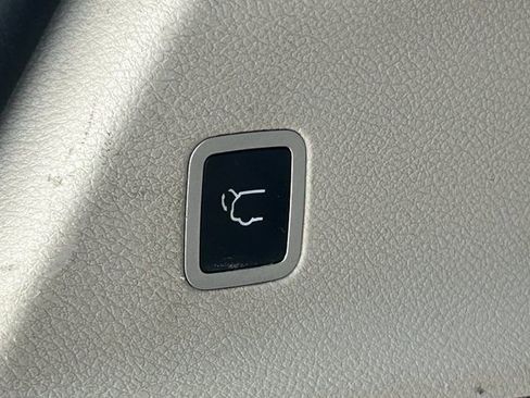 Used 2021 Chrysler Voyager Lxi image 32