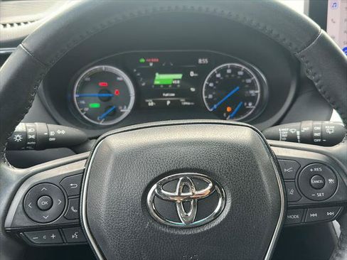 Certified 2024 Toyota Venza XLE AWD/4WD image 15