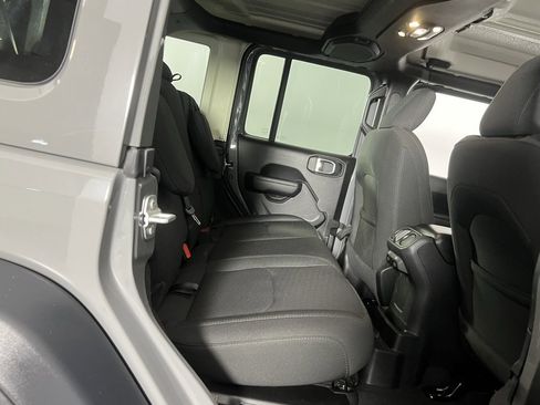 Used 2023 Jeep Wrangler Unlimited image 29