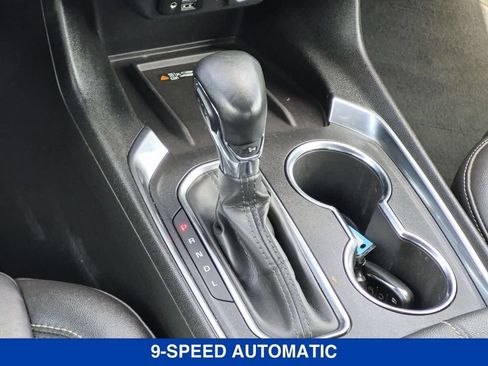 Used 2023 Chevrolet Traverse LT w/ LT Premium Package AWD/4WD image 30
