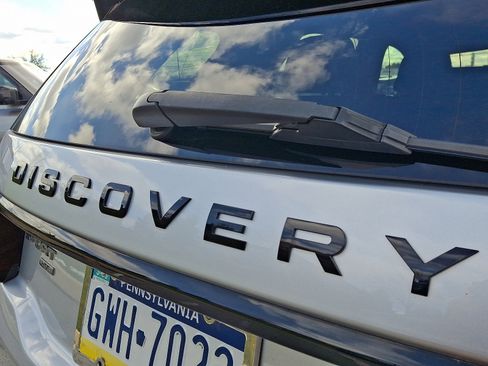 Used 2019 Land Rover Discovery Sport HSE image 28