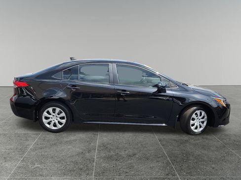 Certified 2025 Toyota Corolla LE FWD image 8