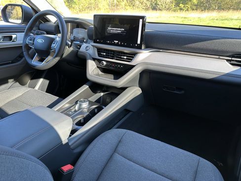 New 2026 Ford Explorer Active image 34