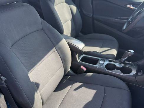 Used 2017 Chevrolet Cruze LT w/ Convenience Package FWD image 14