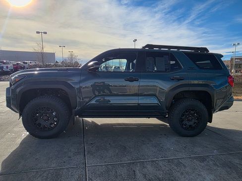 Used 2025 Toyota 4Runner TRD Off-Road image 5