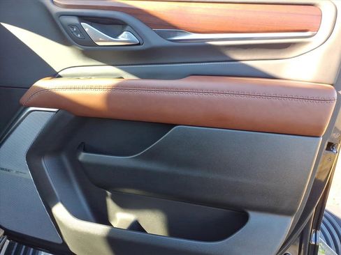 Used 2024 GMC Yukon Denali Ultimate image 12