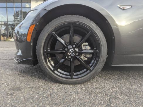 Used 2021 MAZDA MX-5 Miata RF Club RWD image 40