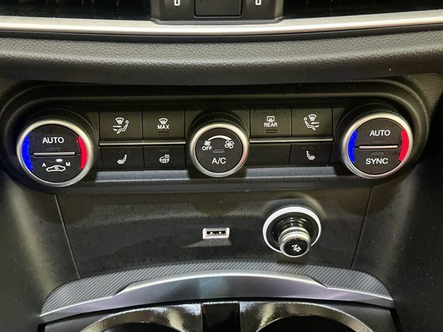 Used 2023 Alfa Romeo Stelvio Veloce AWD/4WD image 15