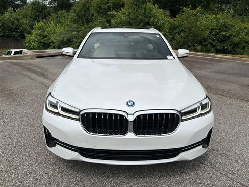 Used 2023 BMW 530e w/ Premium Package RWD image 2