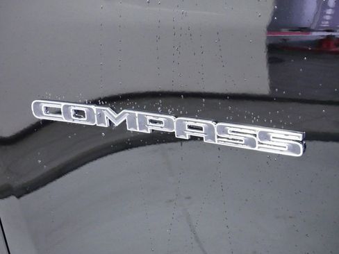 New 2025 Jeep Compass Limited image 17