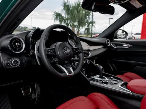 New 2025 Alfa Romeo Giulia w/ Veloce Package Rwd image 22