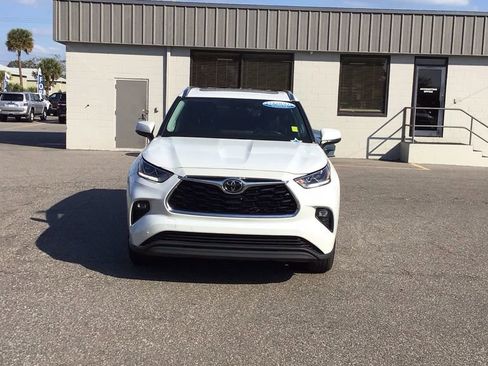 Used 2023 Toyota Highlander Limited image 2