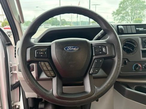 Used 2022 Ford E-450 and Econoline 450 Super Duty w/ Power Windows & Locks Group RWD image 18