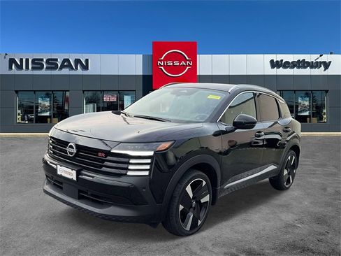 Used 2025 Nissan Kicks SR w/ SR Premium Package image 4