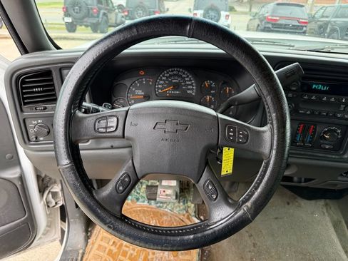 Used 2006 Chevrolet Silverado 2500 LT w/ Skid Plate Package AWD/4WD image 15
