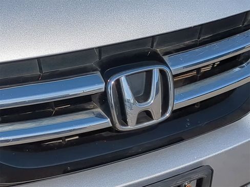 Used 2016 Honda Odyssey Touring Elite image 19