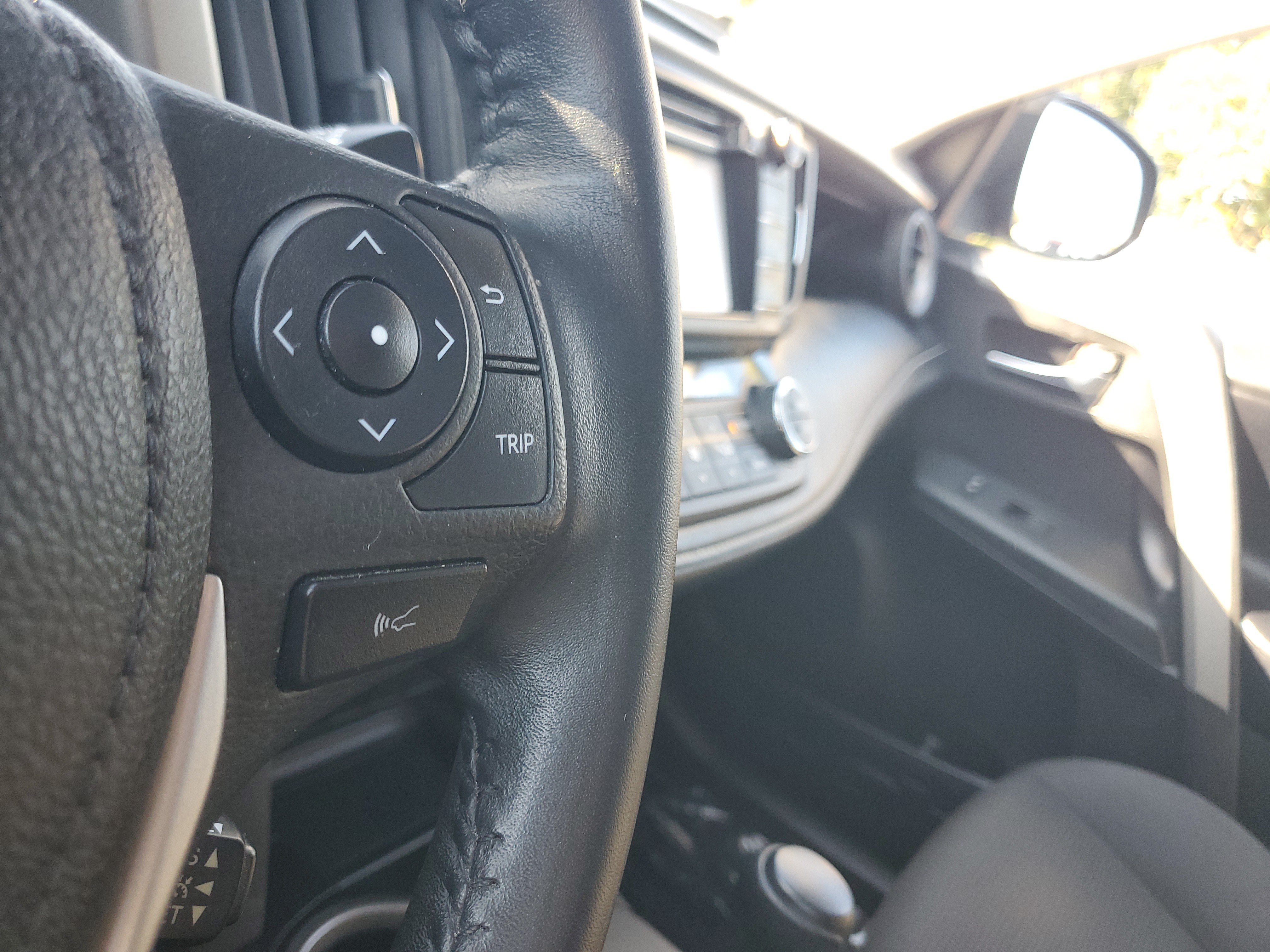 Certified 2018 Toyota RAV4 XLE w/ Plus Extra Value Package AWD/4WD image 24