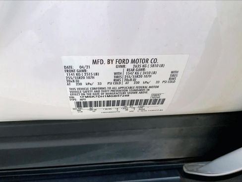 Used 2021 Ford Explorer XLT w/ Equipment Group 202A RWD image 29