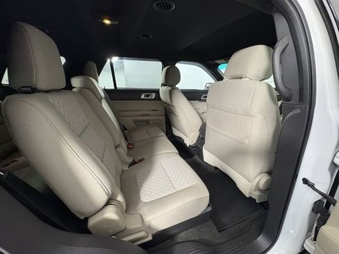 Used 2014 Ford Explorer XLT w/ Equipment Group 201A image 8