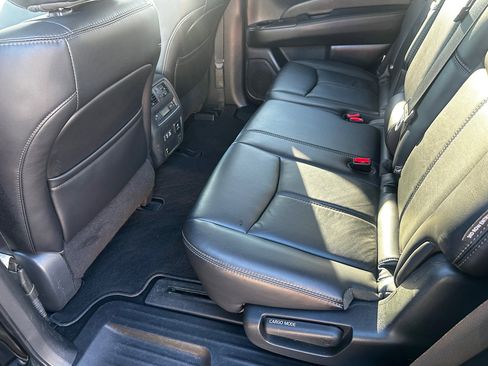 Used 2019 Nissan Pathfinder SL image 18