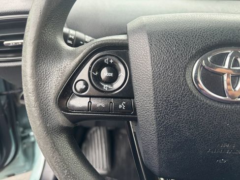 Used 2020 Toyota Prius LE AWD/4WD image 13