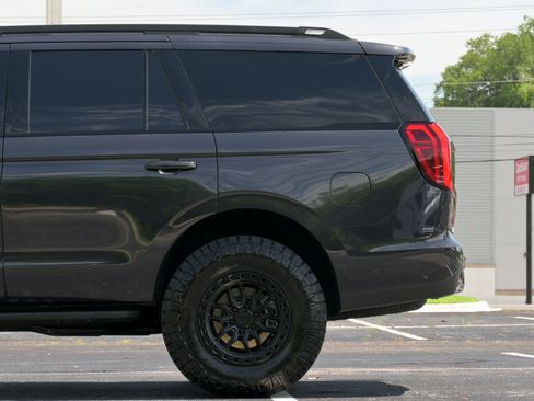 Used 2025 Ford Expedition Tremor AWD/4WD image 6