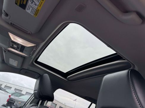 Used 2023 Toyota RAV4 XLE Premium image 18