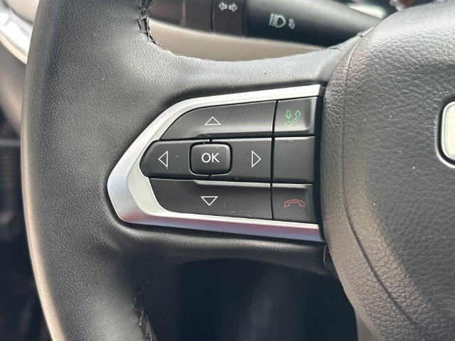 Used 2023 Jeep Compass Limited w/ Sun and Sound Group AWD/4WD image 30