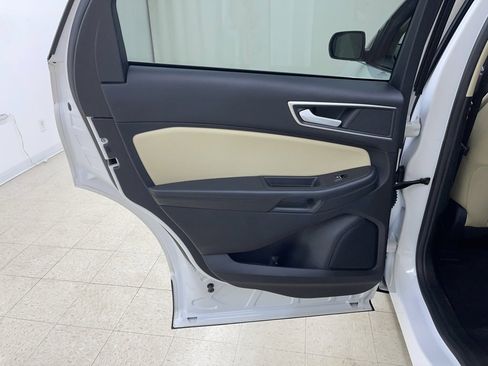 Used 2021 Ford Edge SEL image 15