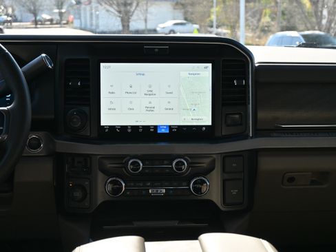 Used 2025 Ford F450 Platinum w/ Platinum Plus Package image 32