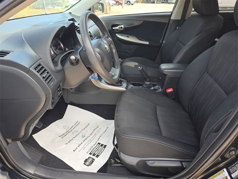 Used 2013 Toyota Corolla LE image 24