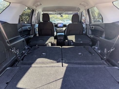 Used 2021 Ford Explorer XLT image 20