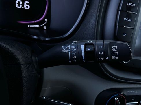 Used 2025 Kia Soul LX w/ LX Technology Package image 34